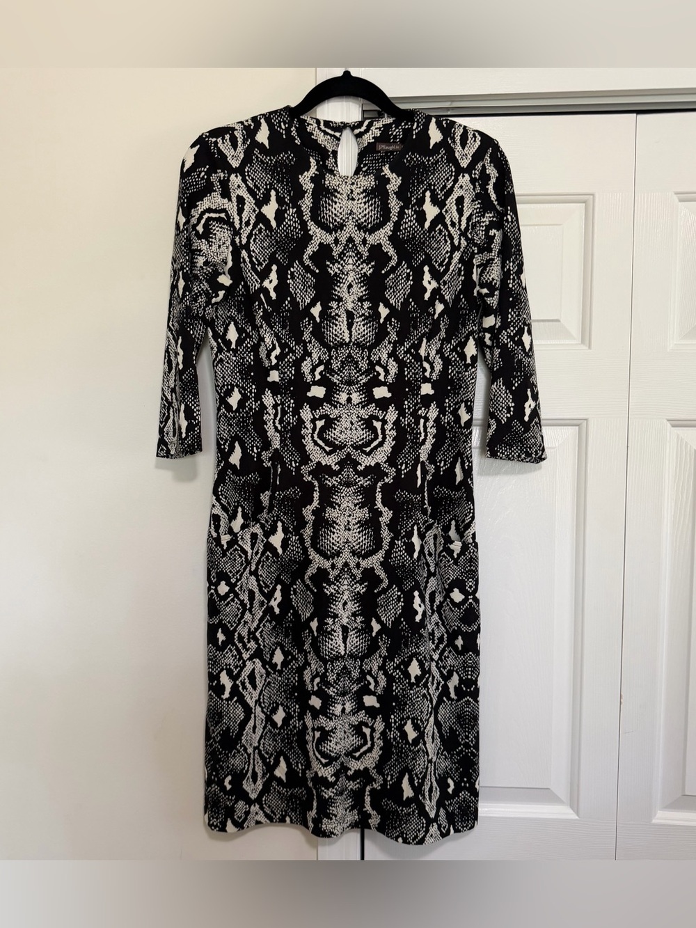 J. McLaughlin Mid Length Snakeskin Print Black White Dress Size Small